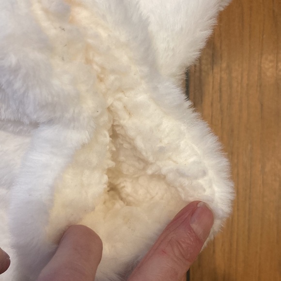 Super Plush Easter Bunny Slipper Socks. Size W 5-10. NWT - Picture 3 of 5